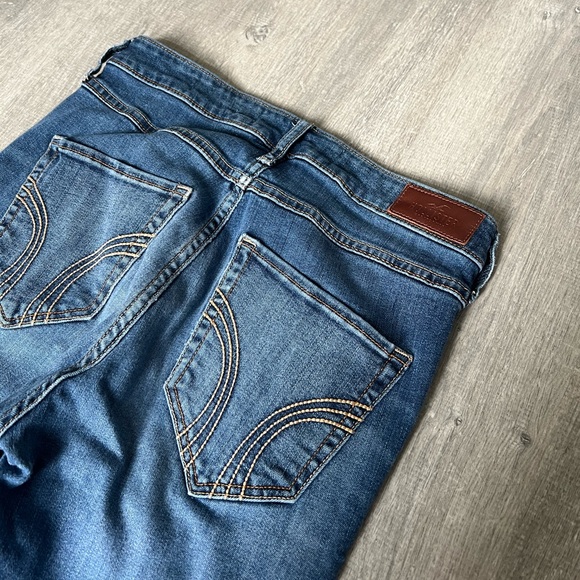 Hollister Distressed Skinny Jeans - Picture 4 of 5